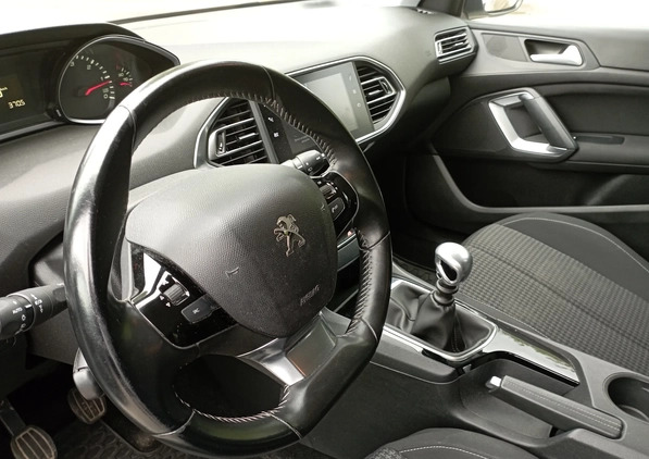 Peugeot 308 cena 57800 przebieg: 67004, rok produkcji 2019 z Piaseczno małe 277